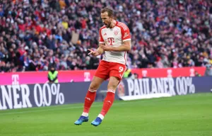 Kane scores twice to break Bundesliga record as England captain continues stunning form